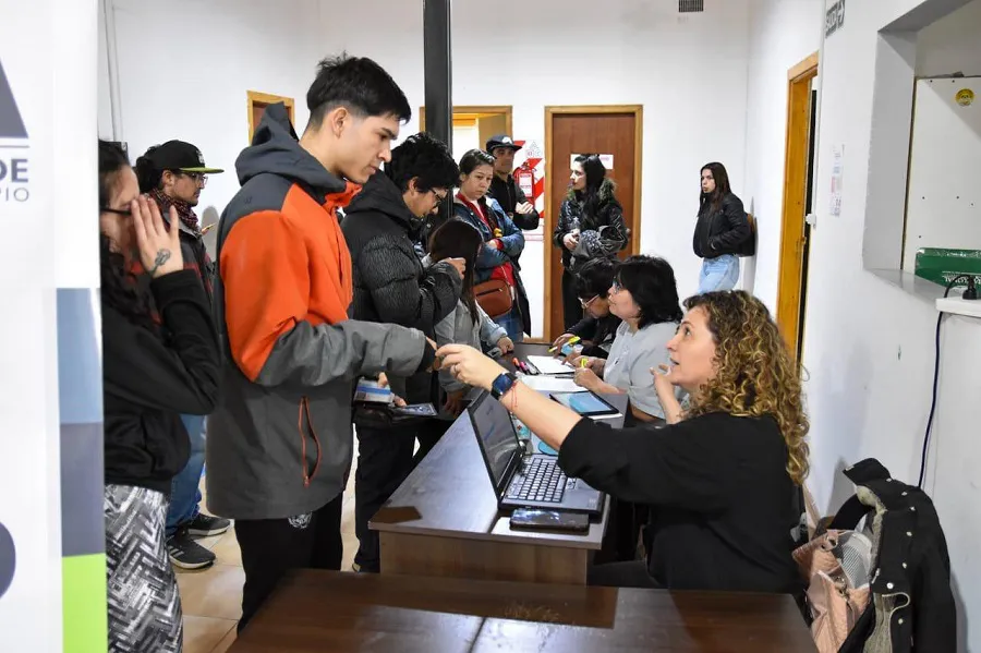 Se llevó adelante un nuevo operativo de Salud Visual en Tolhuin para jóvenes y adultos