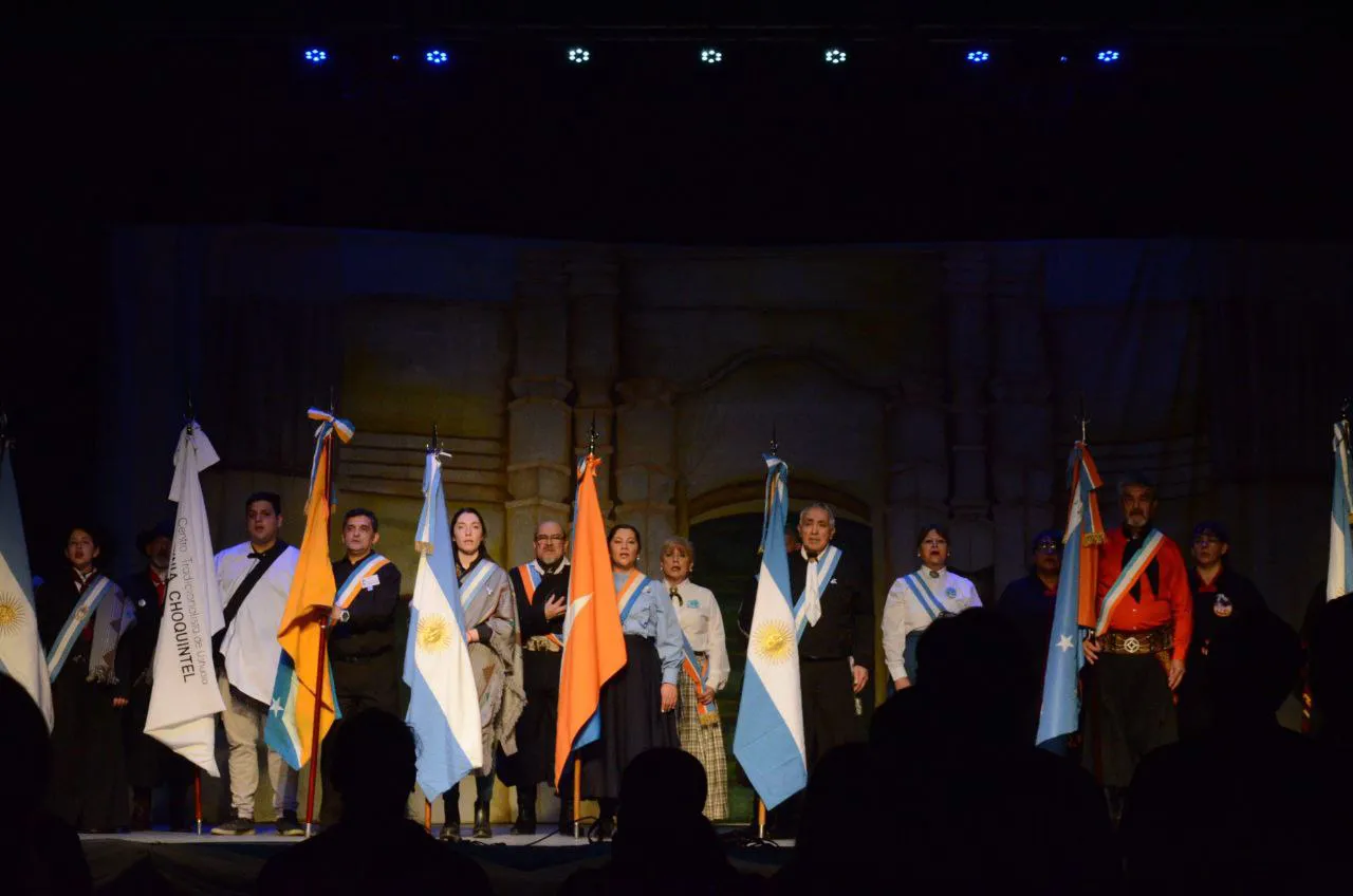 Vecinos de Ushuaia disfrutaron de la Vigilia “Esperando el 9 de Julio” (4)