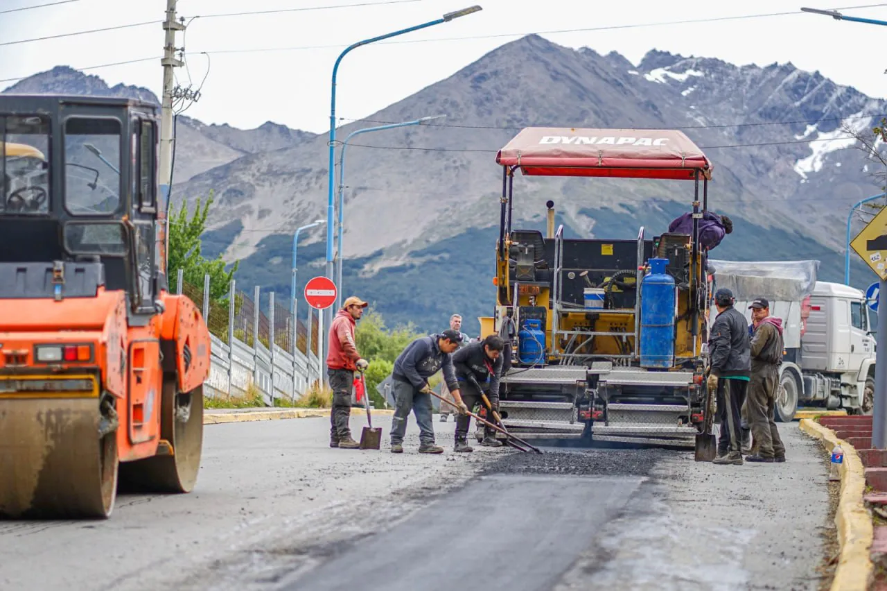 Concluyeron los trabajos de repavimentación del colector cloacal Parque Centenario