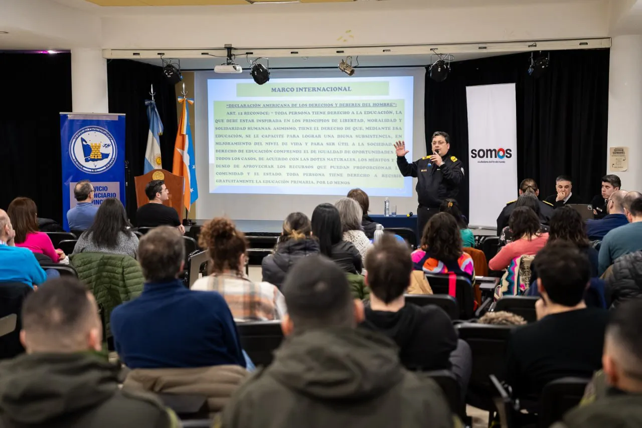 Se dictó una capacitación sobre “Educación en Contexto de Encierro” en Ushuaia