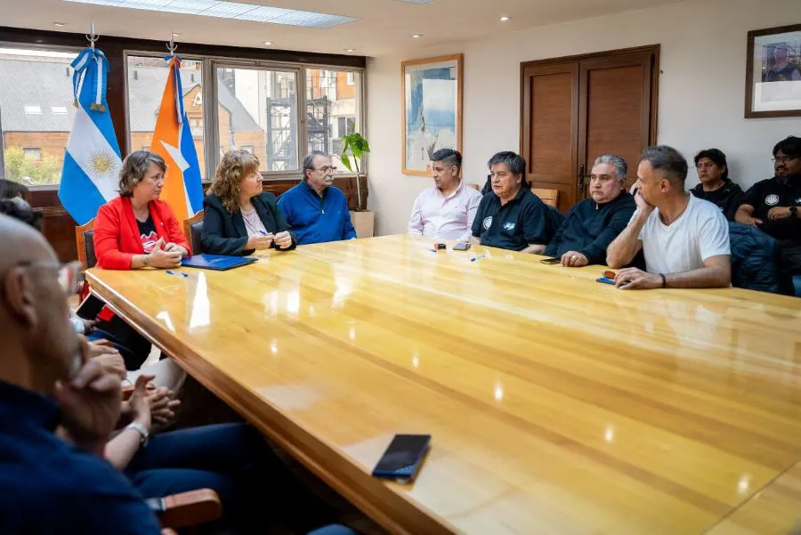 photo_4925053966744226746_y