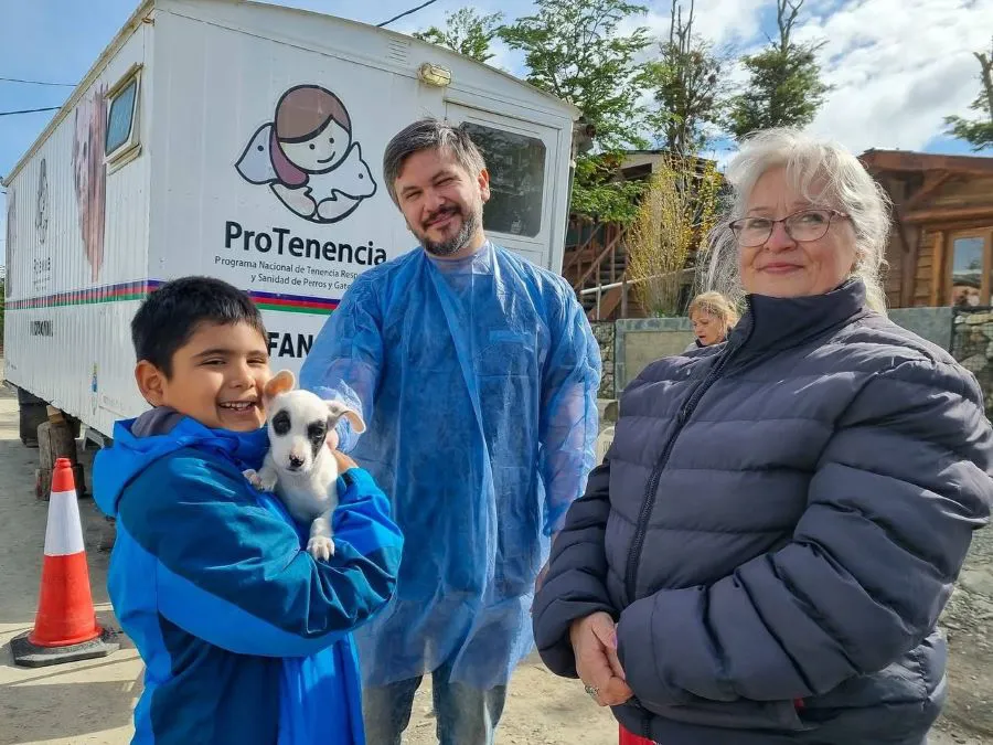 photo_5125463793676168891_y