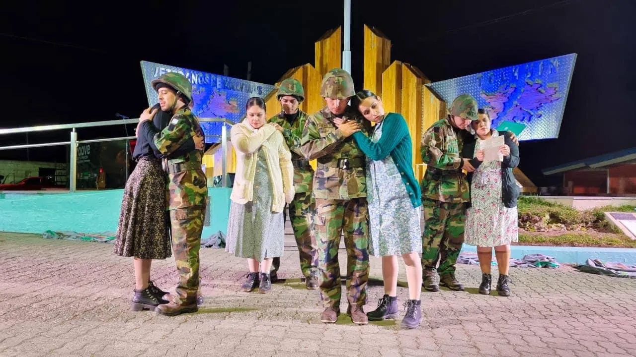 Tolhuin llevó adelante su Vigilia con el acompañamiento de sus vecinos (2)