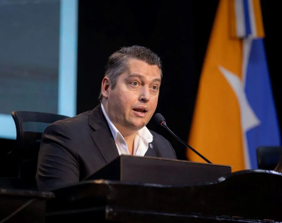 photo_4956301923996863683_y