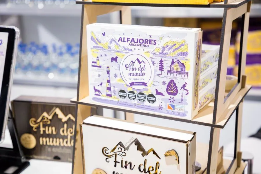 photo_5139140721893289555_y