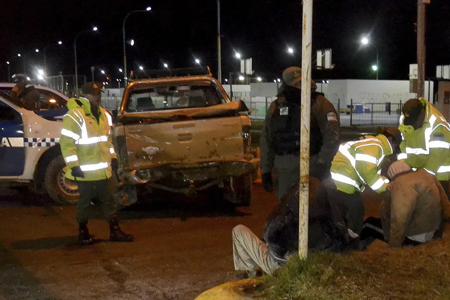 Una persona quedó detenida tras una persecución y choque por contrabando de cigarrillos (2)