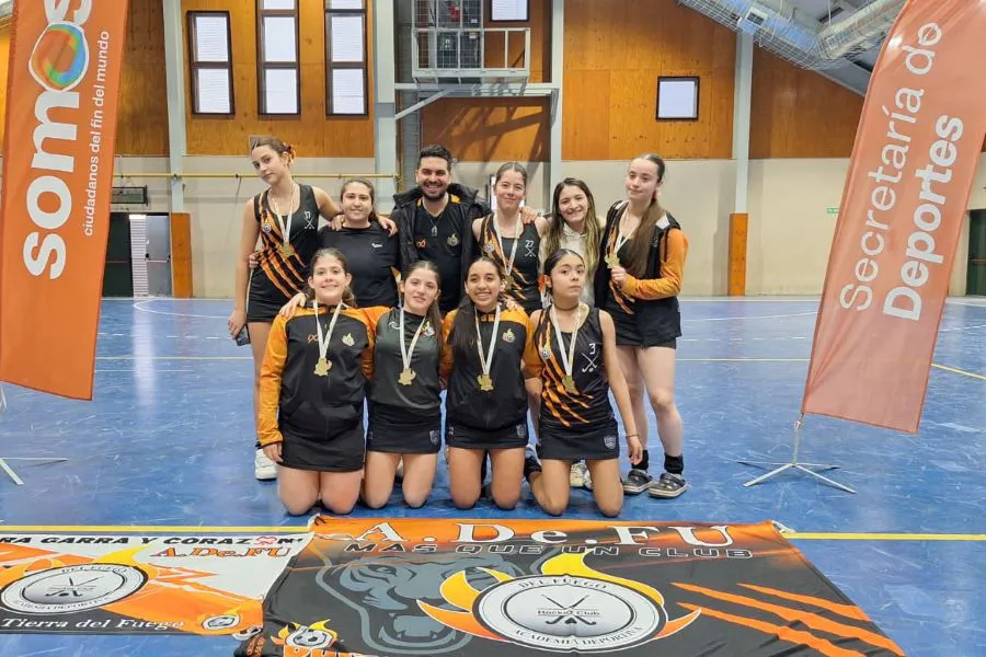 photo_4967676453386825569_y