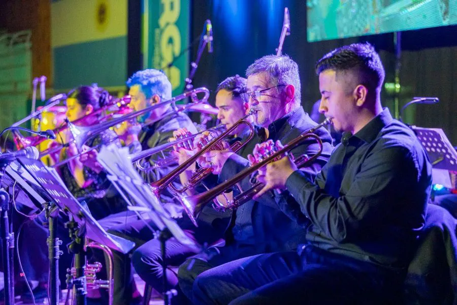 photo_5003814591686970184_y