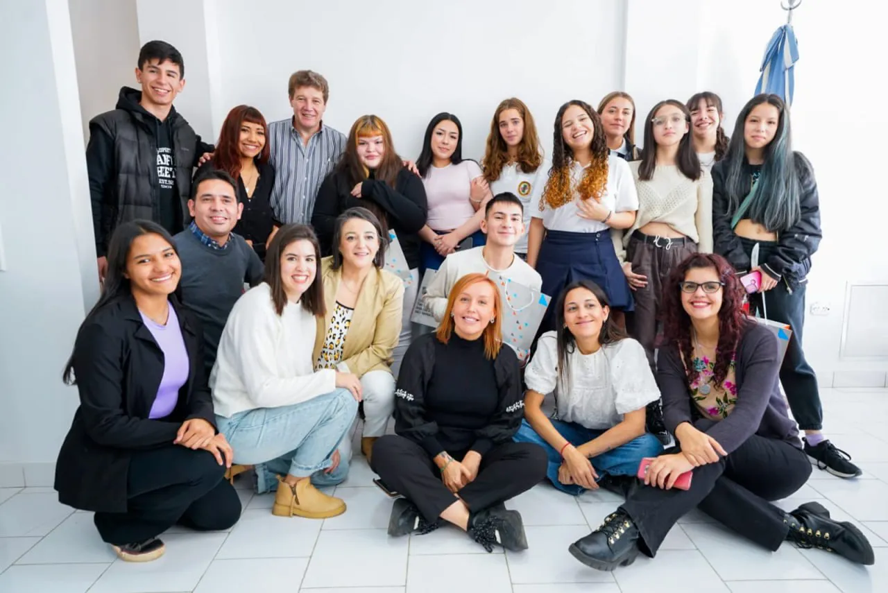 Melella junto a estudiantes inician la organización del Congreso Provincial de Jóvenes (1)