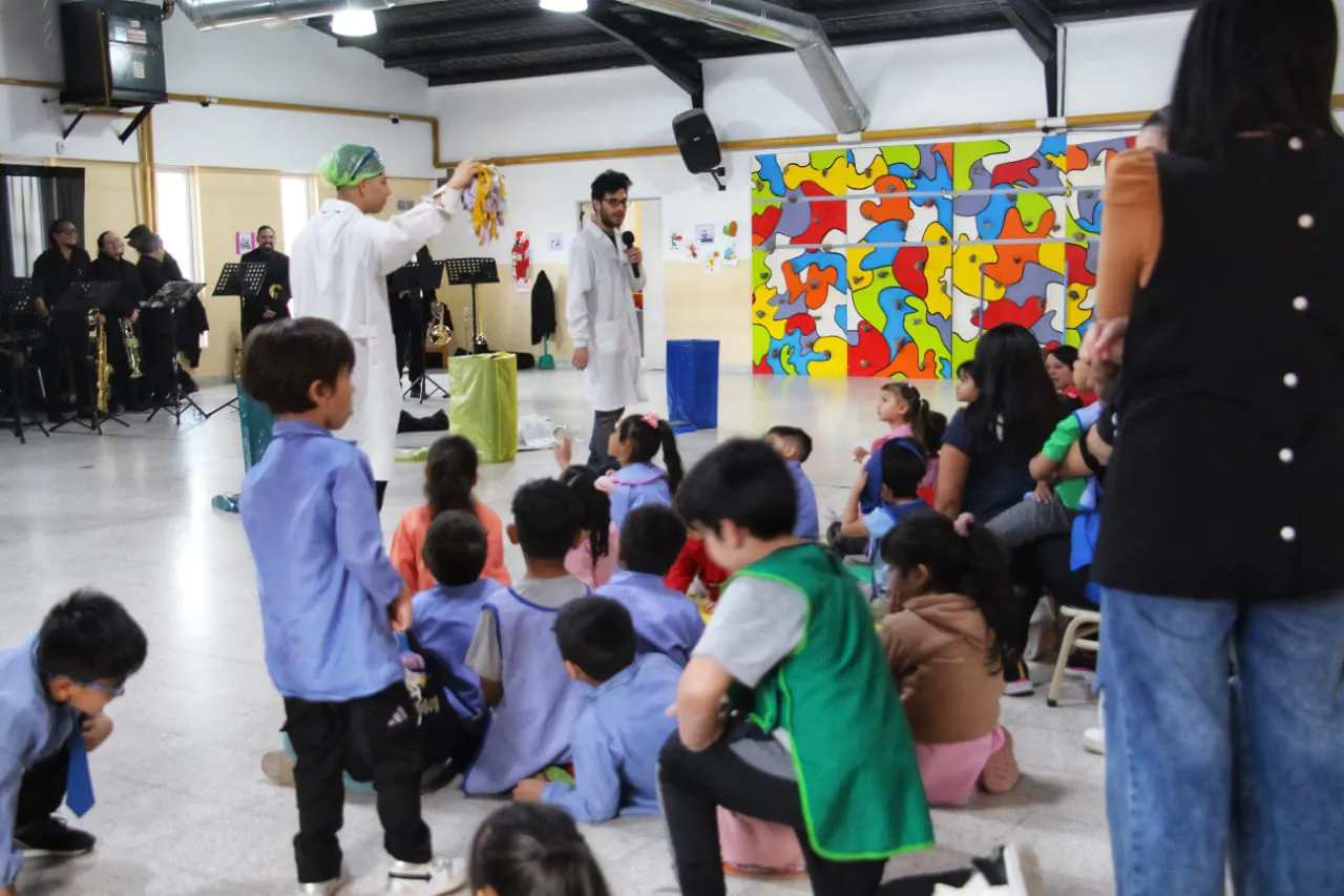 La Banda Municipal de Música presenta en los jardines de infantes la obra “Re-Si-Clable”