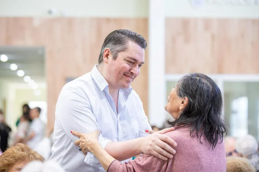 photo_5071123691357277110_y