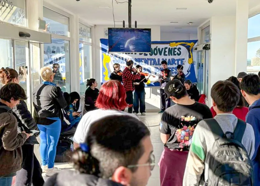 photo_4965312426081454937_y