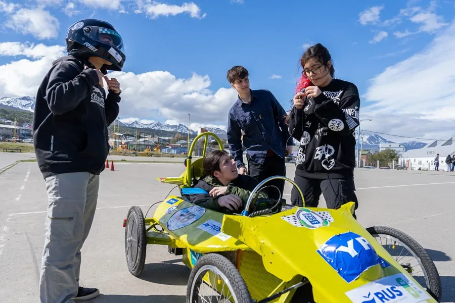 Estudiantes fueguinos participarán en el “Gran Premio Río Uruguay Seguros 2024”   (1)