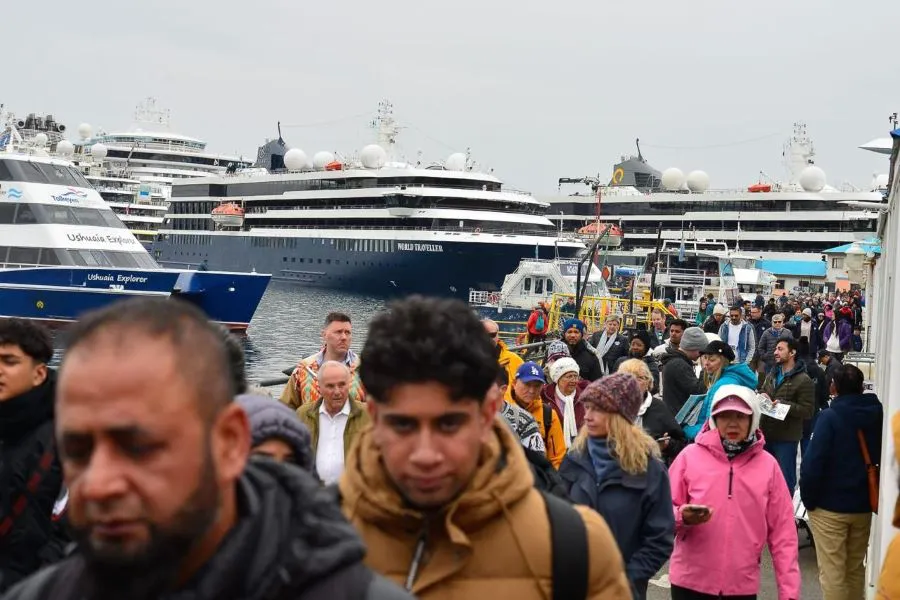 photo_5085043169262504861_y