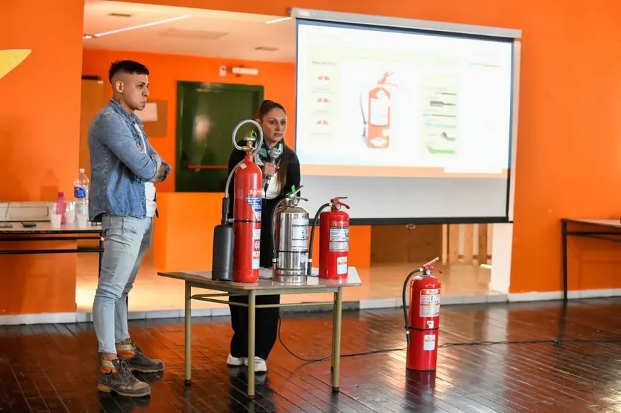 Capacitan en Seguridad e Higiene a personal de gimnasios, depósitos y comedores  (1)