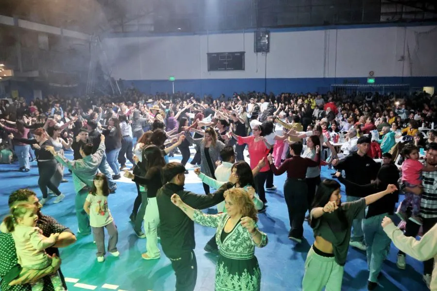 photo_5017350571958578616_y