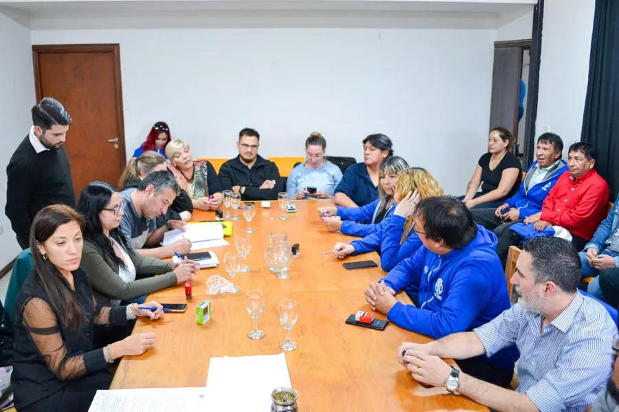 photo_5073750991567957372_y