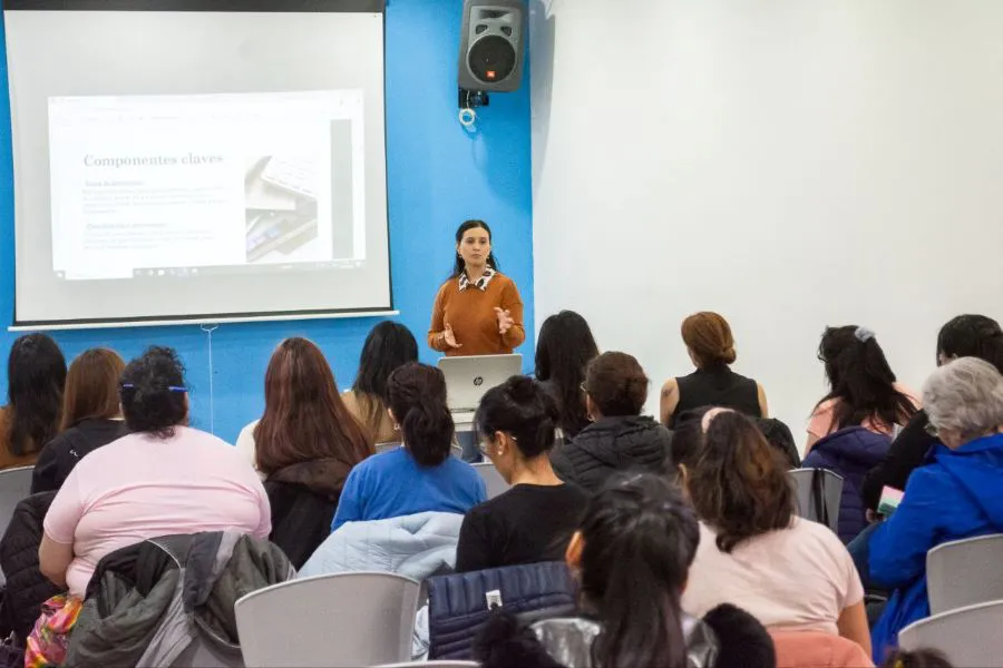 photo_5181733105117629229_y