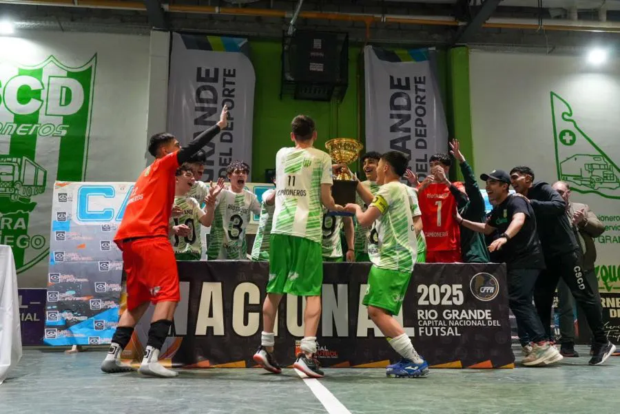 photo_5183836831635058842_y