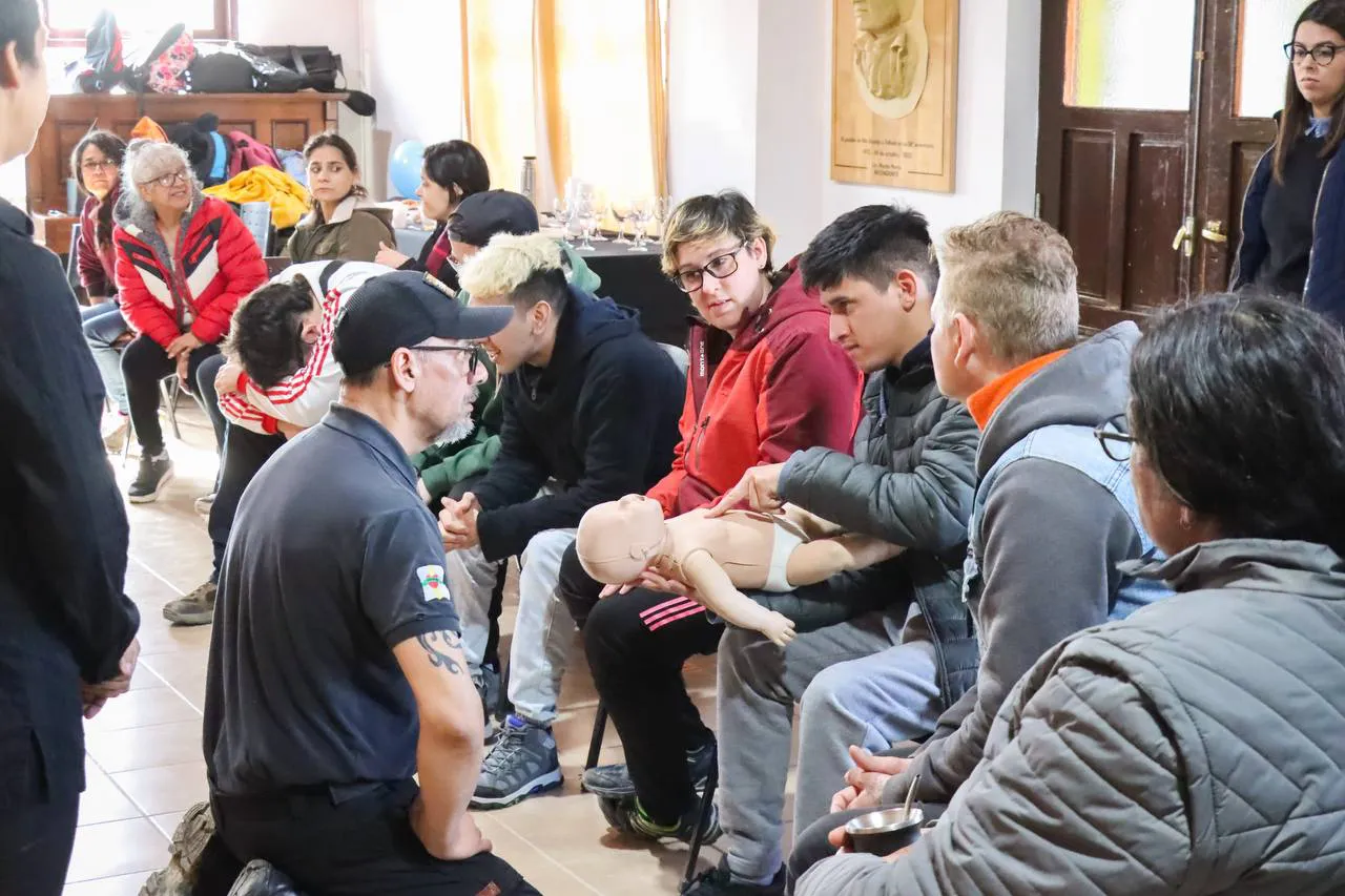 Capacitación en primeros auxilios y RCP para personas sordas e hipoacúsicas en Tolhuin (1)