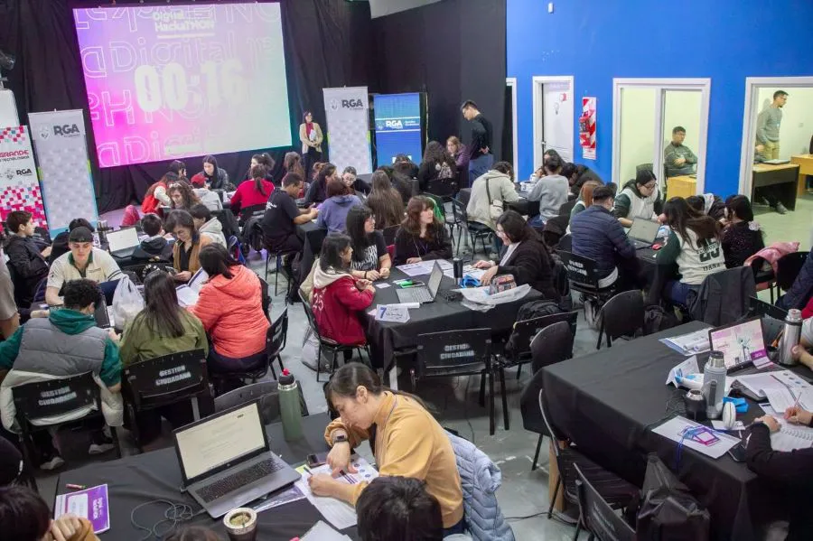 Invitan a elegir el proyecto favorito en la Digital Hackathon en Río Grande