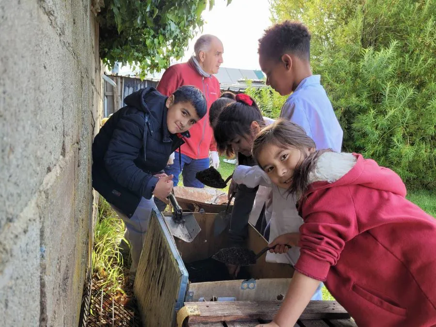 photo_5172628646324711061_y