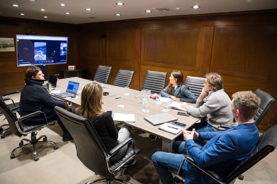 photo_5109503690909265376_y