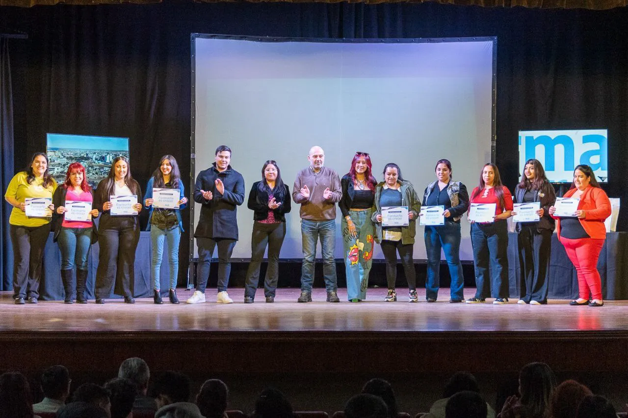 500 personas finalizaron los talleres y cursos del programa municipal “Formarte es Crecer”