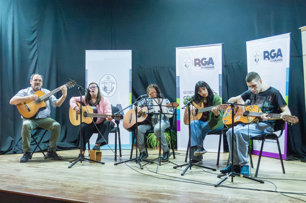 photo_5071271348034186760_y