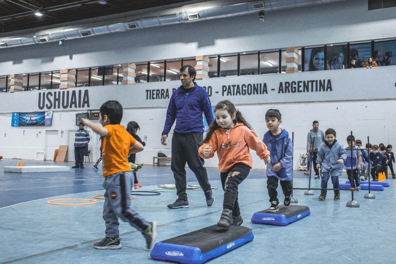 Chicos de salas de 4 y 5 celebraron en Ushuaia el Día de los Jardines de Infantes (1)
