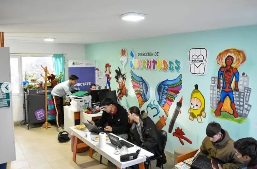 photo_5064591896499826085_y