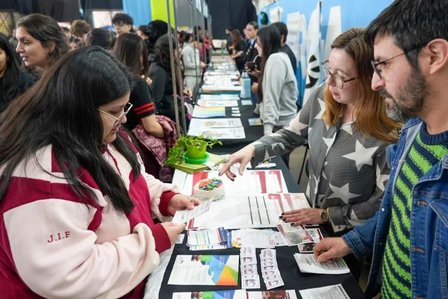 Con al Expo Académica comenzó el Mes de las Juventudes en Río Grande