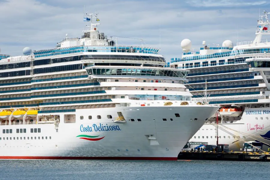 photo_4922445938044285096_y