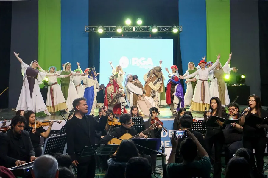 photo_5136764853359324315_y