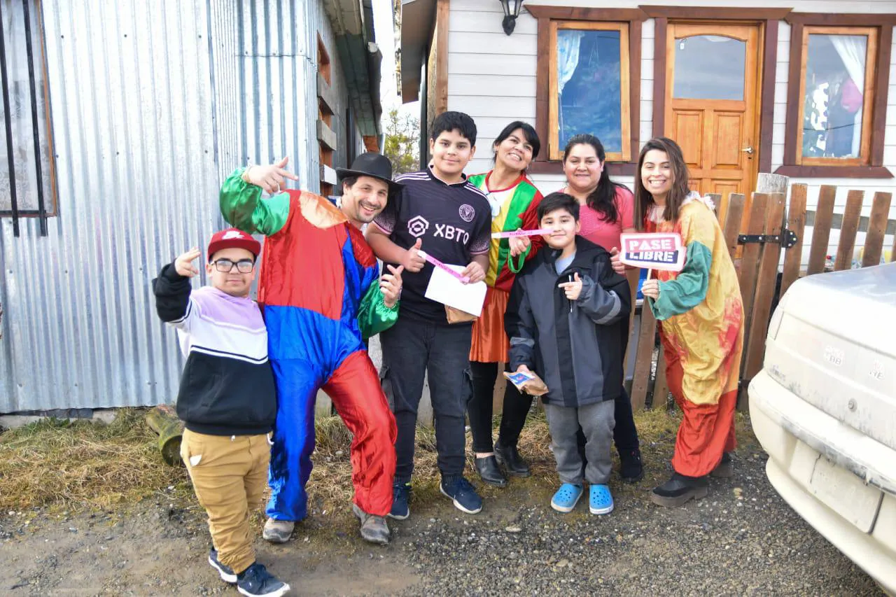Repartieron a niños de Tolhuin entradas para disfrutar del show circense “La Pipetuá” (1)