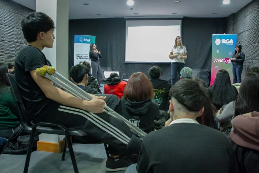 photo_4999265731690474892_y