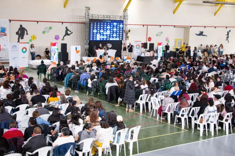 Comienza la entrega de entradas para el bingo por el Mes de las Maternidades