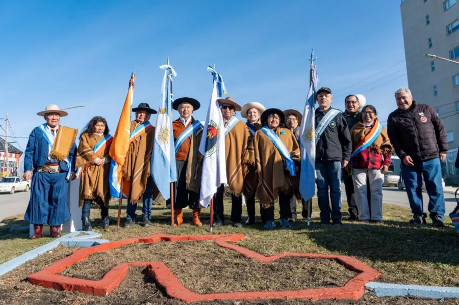 Se conmemoró el 213° Aniversario del Éxodo Jujeño en Ushuaia y Río Grande  (1)