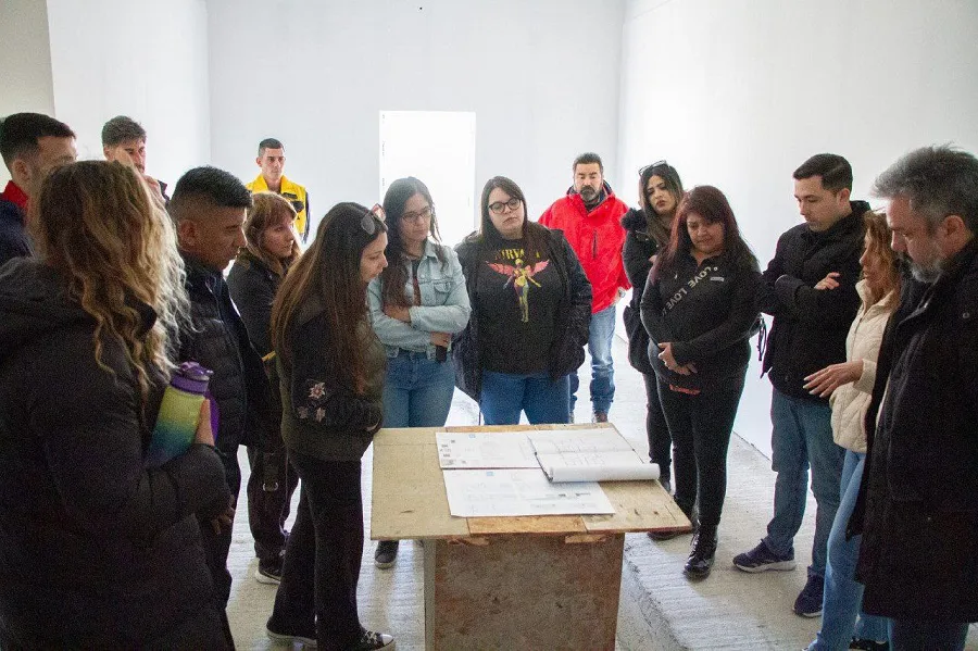 Protectoras de animales recorrieron la nueva obra de servicios veterinarios  (3)
