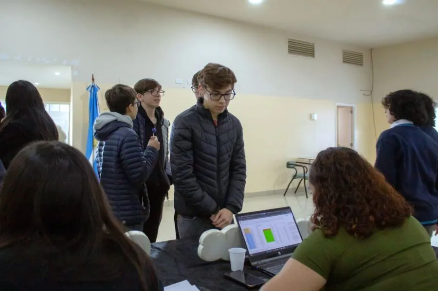 photo_4961256460826816150_y