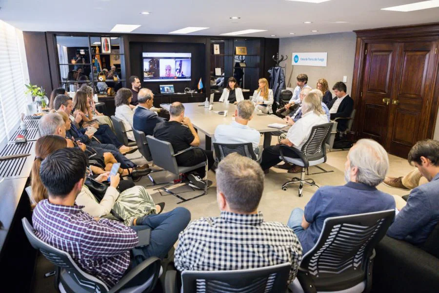 photo_5003513458644945812_y