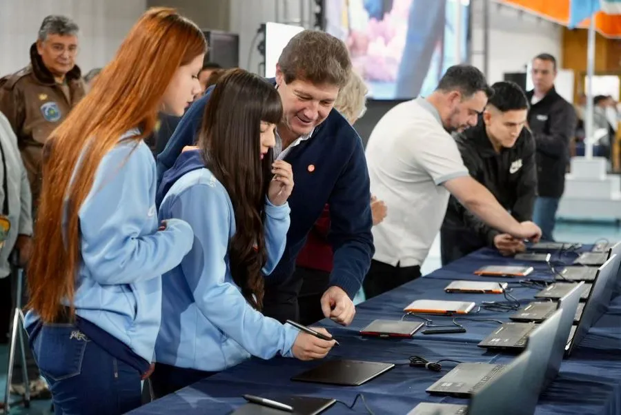 photo_5037567889258950352_y