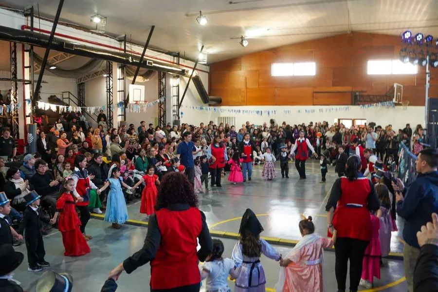 photo_5148120703940275919_y