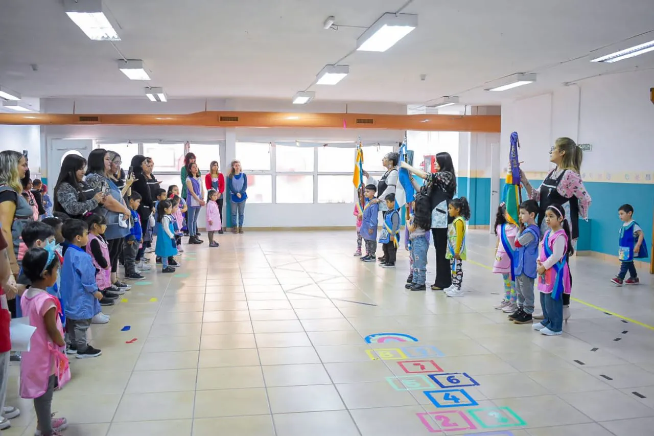 Este viernes comenzó el ciclo lectivo 2024 con el acto oficial en la Escuela Rural N6