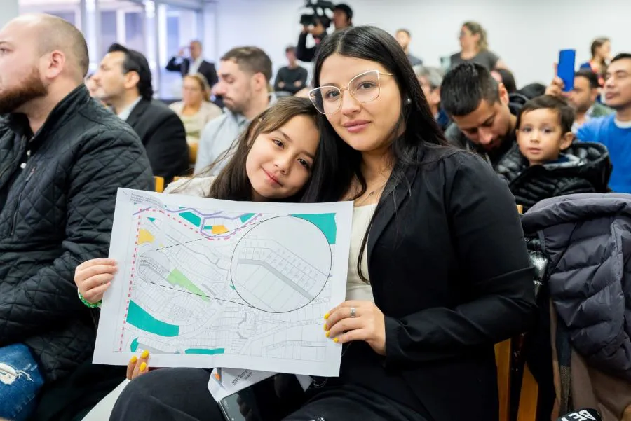 photo_5044189625022787292_y