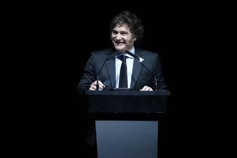 Javier Milei presentó su libro y cantó en el Luna Park con duras críticas a los “zurdos” (1)