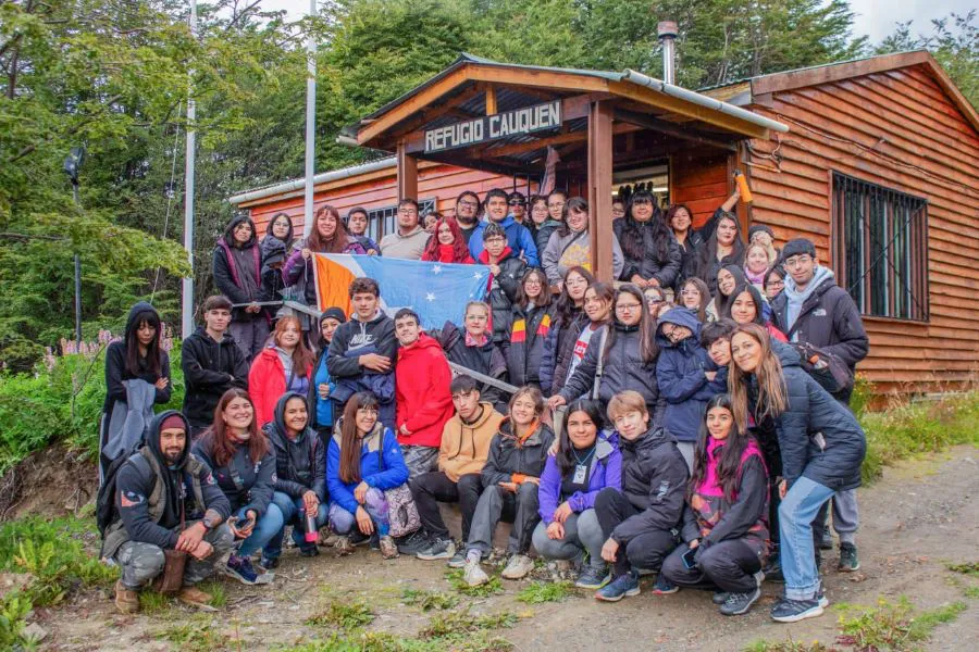 photo_4996876763506257532_y