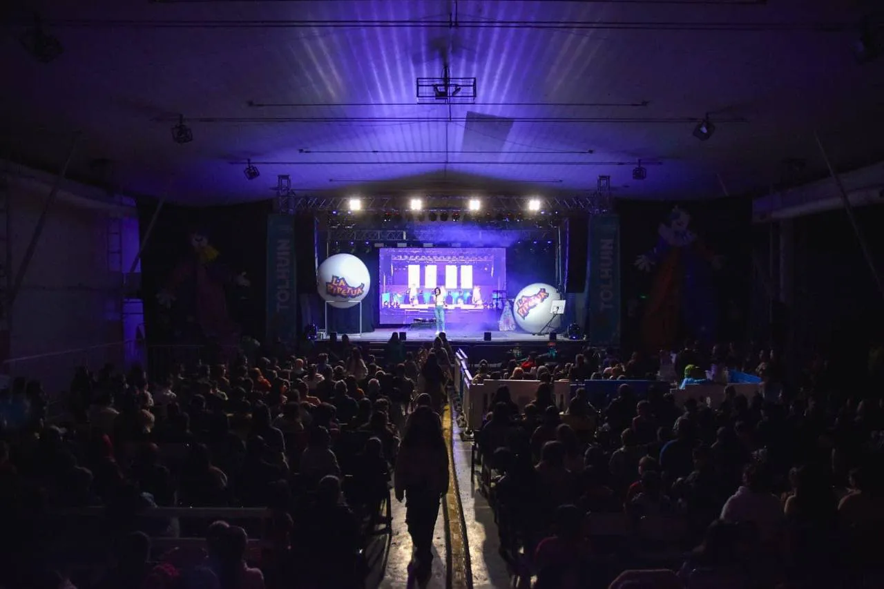 Cerca de mil personas disfrutaron del espectáculo circense de “La Pipetuá” en Tolhuin (1)