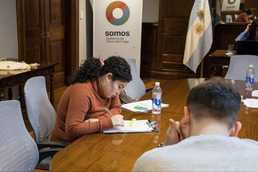 Realizan exámenes a profesionales médicos para el ingreso a residencias en la provincia