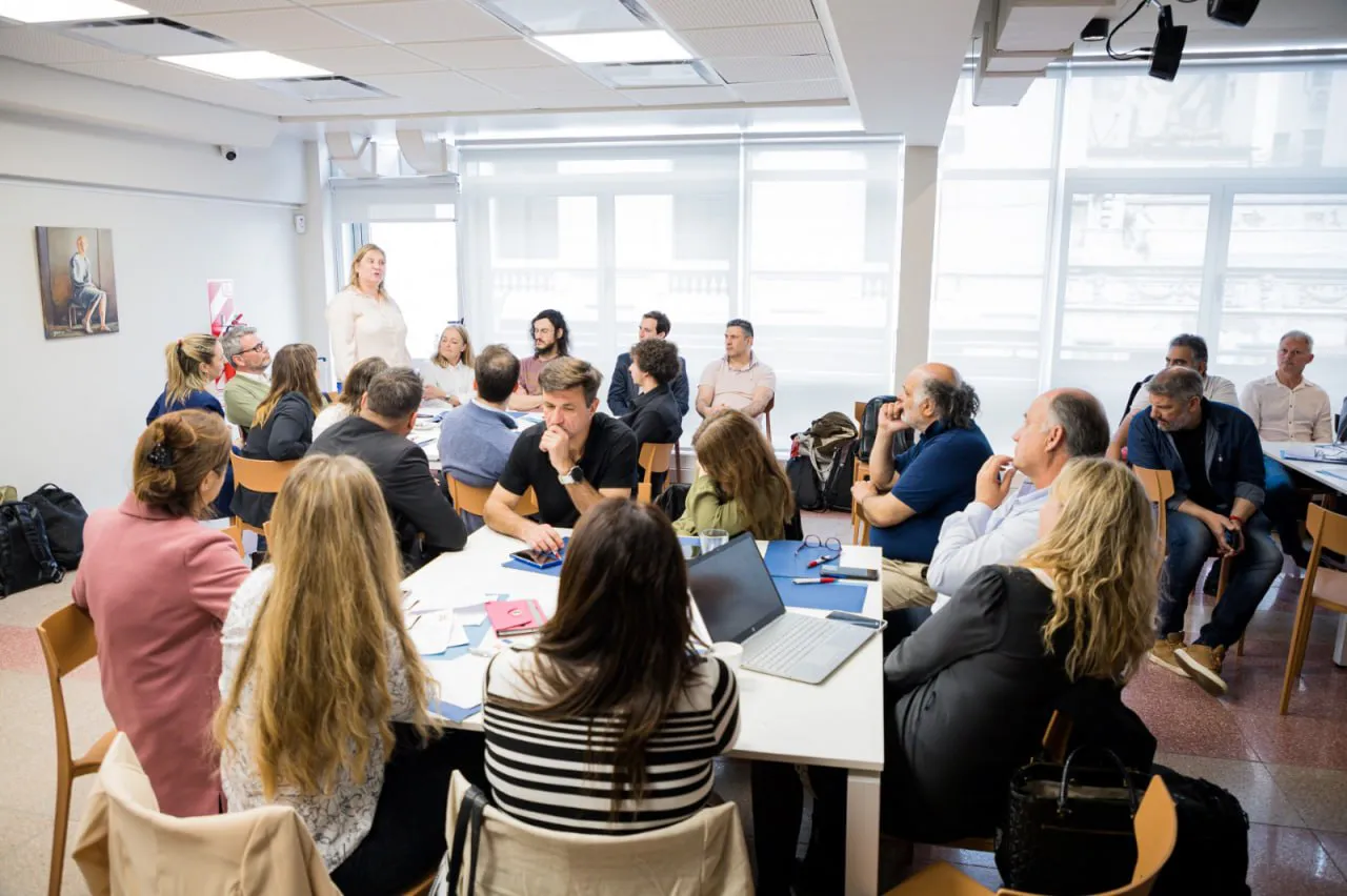 photo_5143494452931833160_y